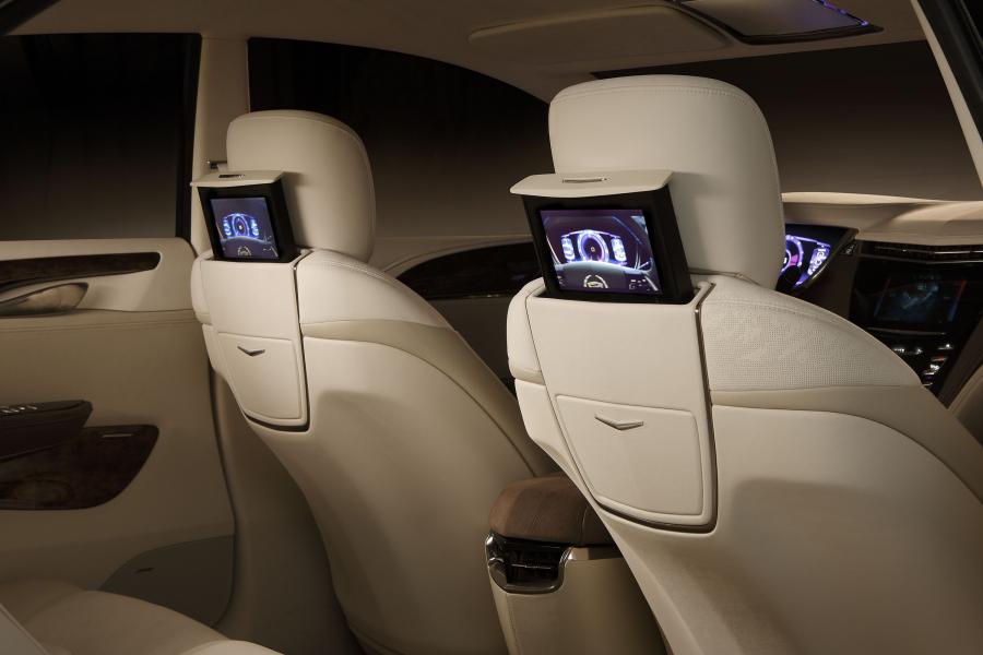 Cadillac XTS Platinum concept 2010 года  (фото 6 из 16)